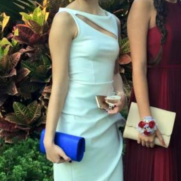 La Petite Robe - Picture 2 of 5